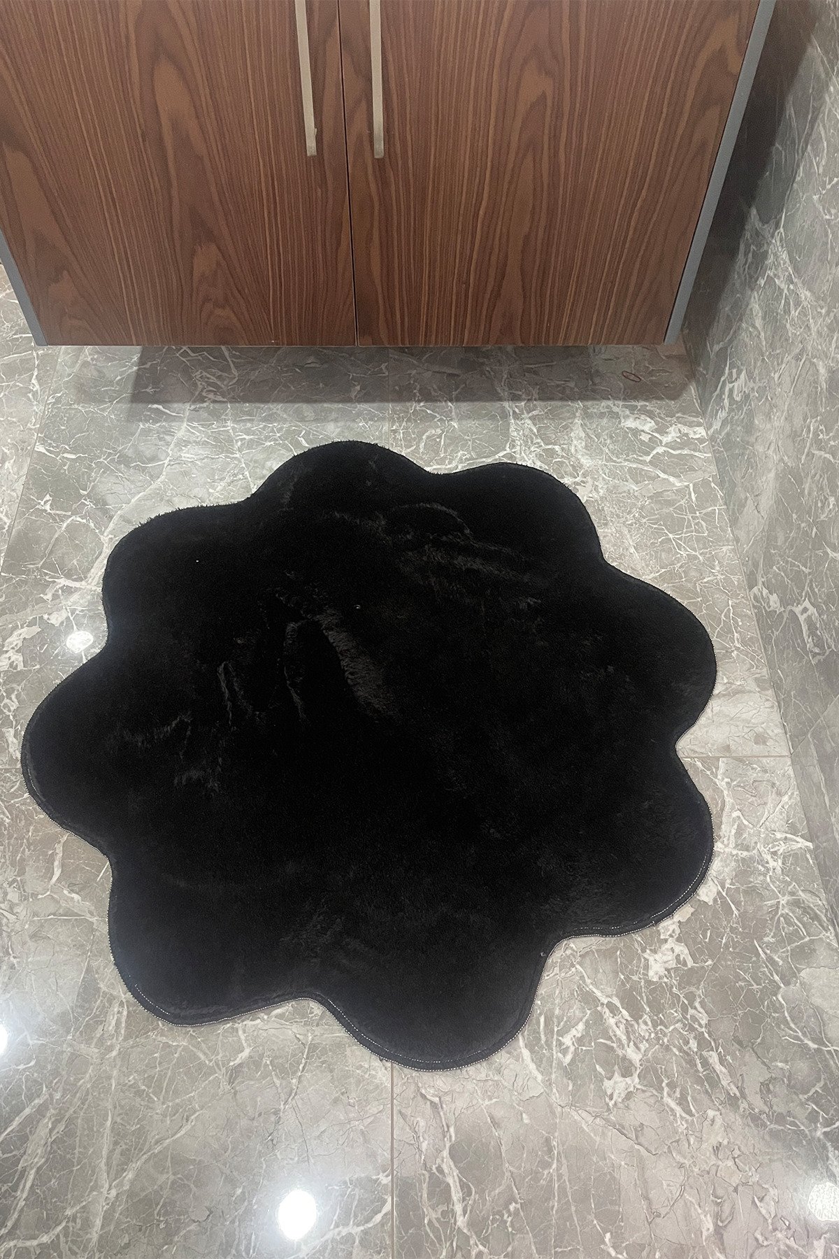 1_org_zoom 2'li Siyah Banyo Halısı Peluş Post Halı Klozet Takımı (80x80 ve 100x100) 30201