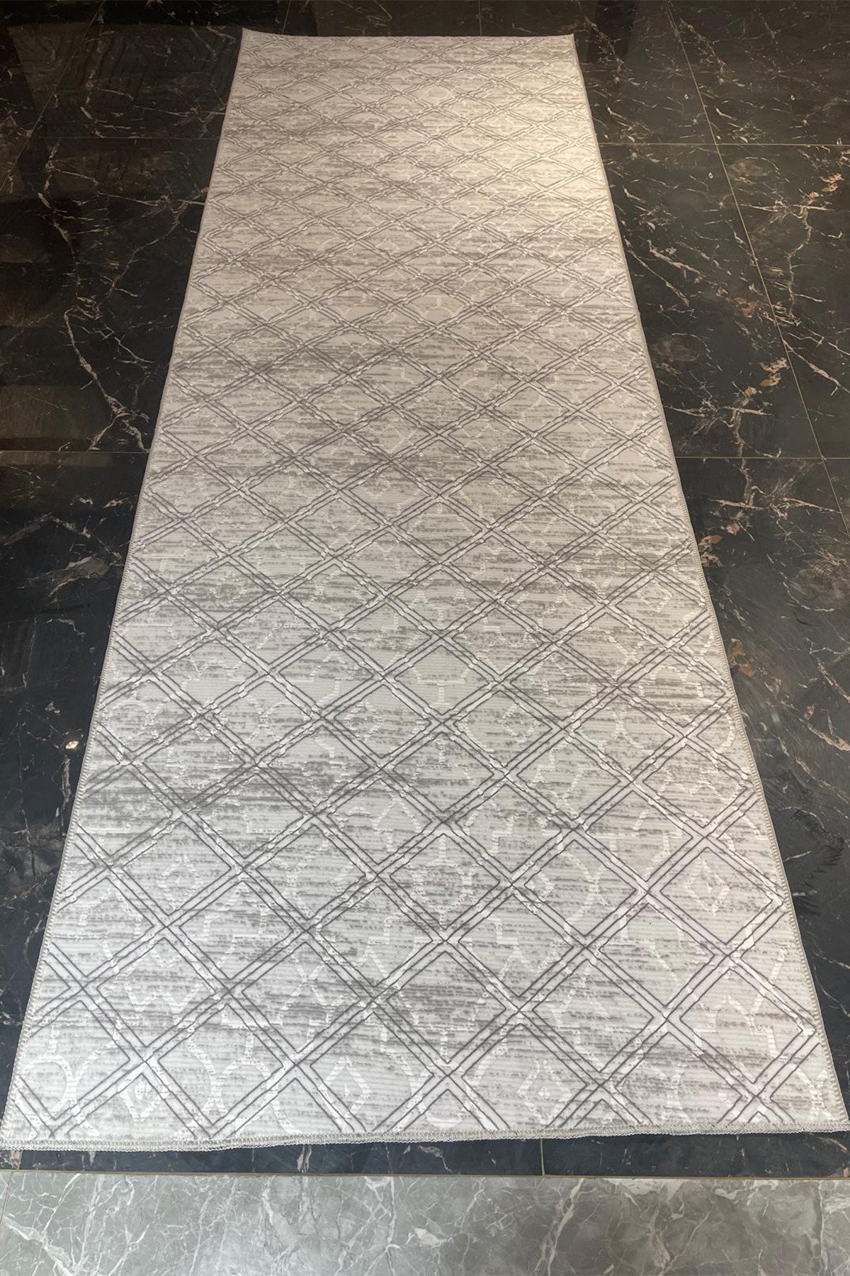 1_org_zoom Modern Desenli Kaymaz Taban Elit Şık Dört Mevsim Yıkanabilir Halı Kesme Yolluk 32188